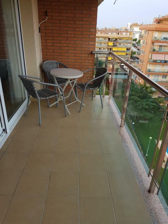 Apartament Санта Сузана Екстериор снимка