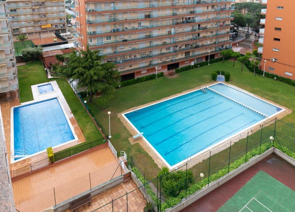 Apartament Санта Сузана Екстериор снимка
