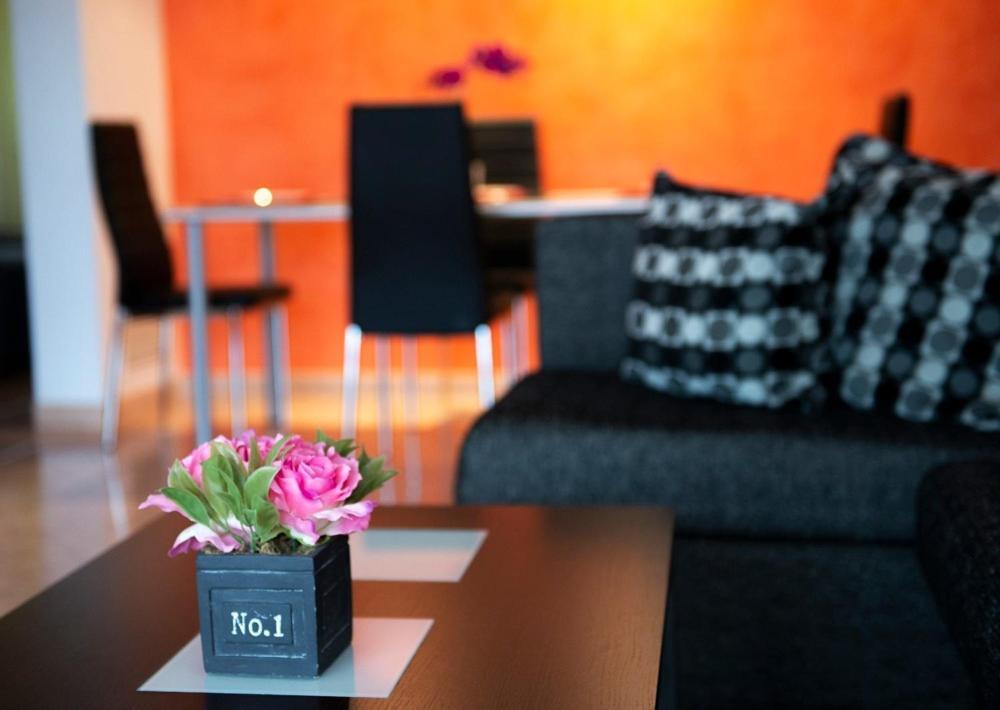 Apartament Санта Сузана Екстериор снимка